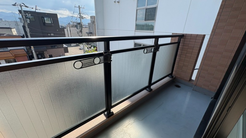 バルコニー　広々バルコニー