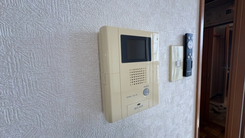 セキュリティ　モニター付きインターホン