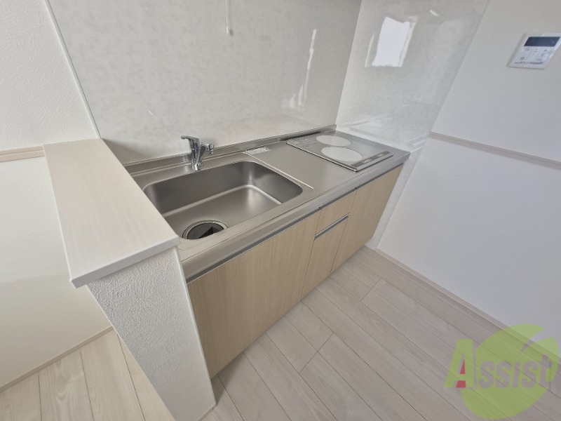 キッチン　キッチンは綺麗で調理スペースもしっかりございます。