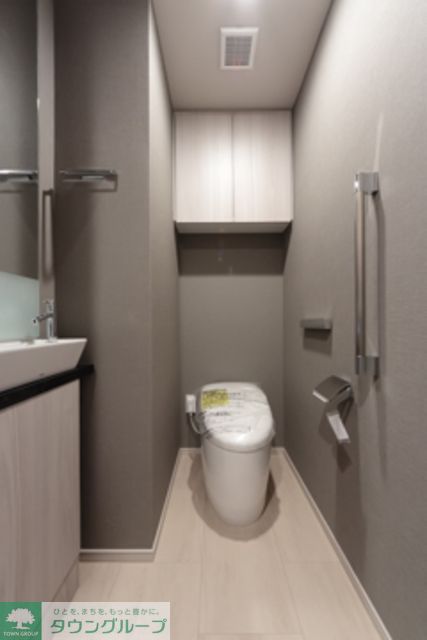 トイレ　※写真は同タイプ住戸です。