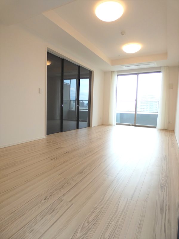 居室・リビング　室内写真は同タイプ別号室です