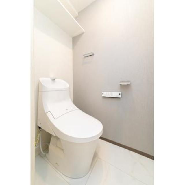 トイレ　※写真は同タイプ住戸です。