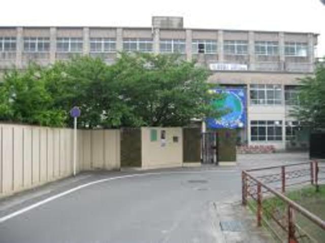 中学校　京都市立向島東中学校（中学校）まで1049m