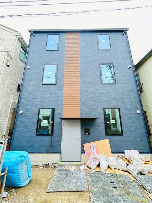 建物外観　建築中
