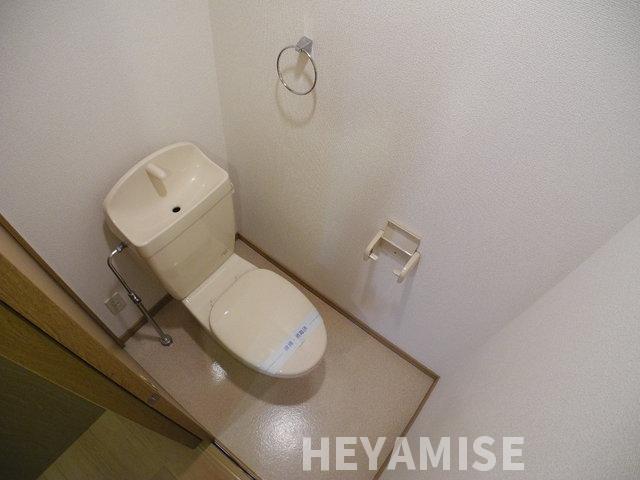 トイレ　※反転間取りのお部屋の写真です※