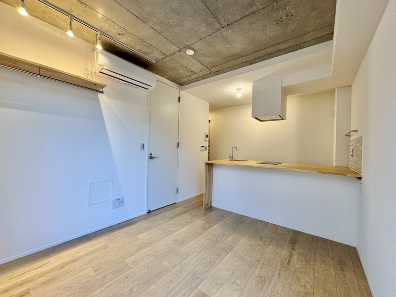 その他部屋・スペース　明るい床材がお部屋を広く見せます