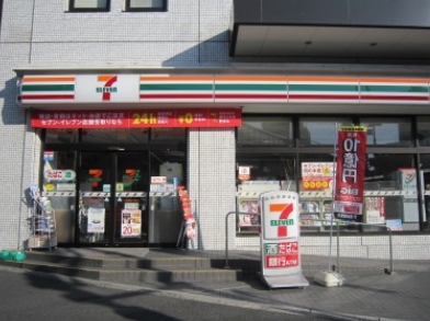 コンビニ　セブン-イレブン港区南青山7丁目店（コンビニ）まで326m