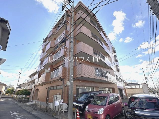 建物外観　レーベンハウス桶川店へ　048-787-5511