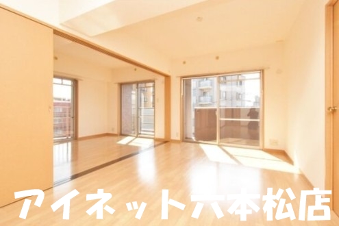 居室・リビング　日当たり良好で明るいお部屋です！