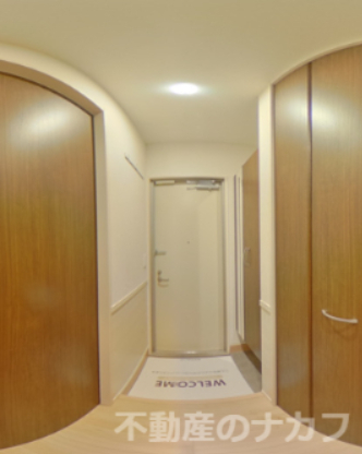 玄関　※同タイプの部屋写真です