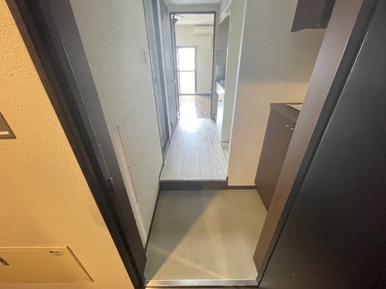玄関　※別部屋の写真です