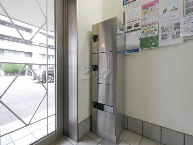 エントランス　宅配ボックス完備♪