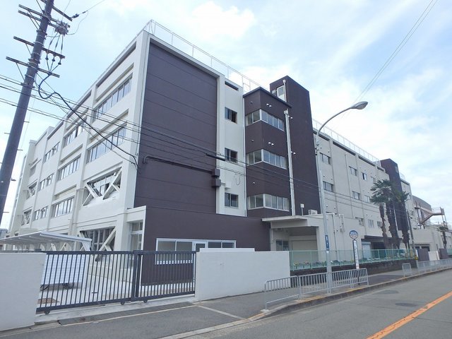 中学校　北豊島中学校（中学校）まで877m