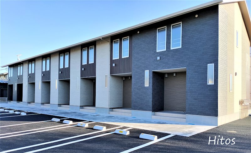 建物外観　1軒様毎の玄関の作りとなっているので、プライベートが保守でき