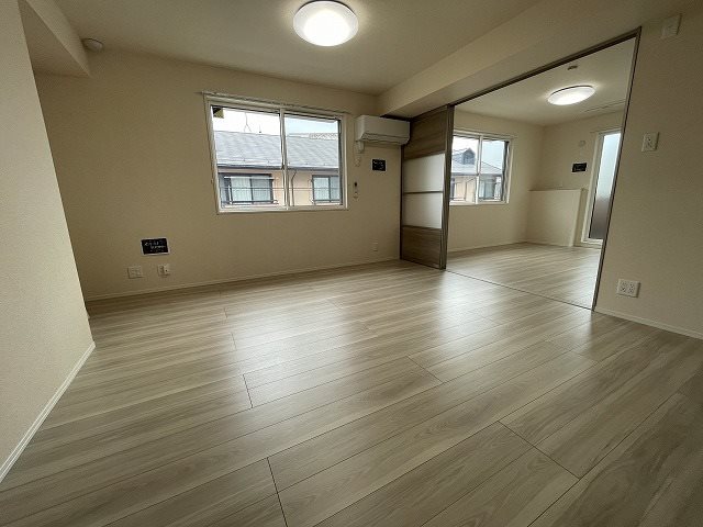 居室・リビング　同タイプ別部屋の写真