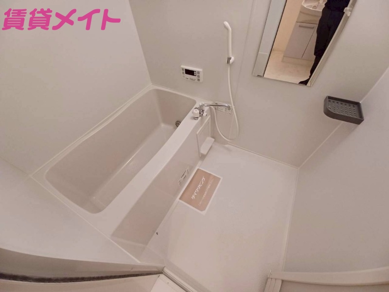 バス・シャワールーム　別部屋反転参考写真です
