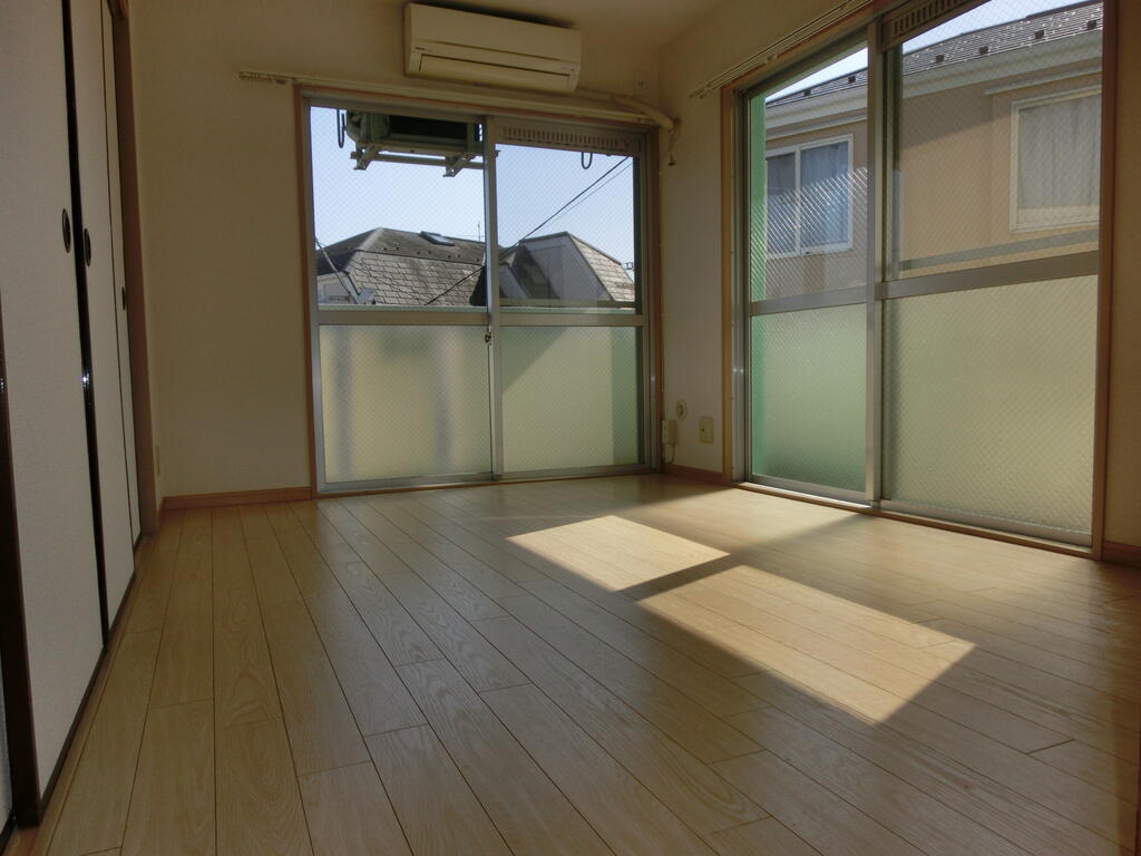 緑が丘ハイツの居間写真