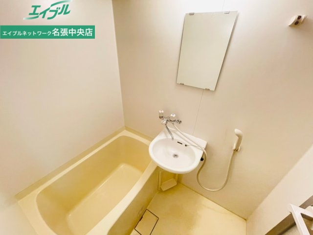 バス・シャワールーム　反転タイプ参考写真