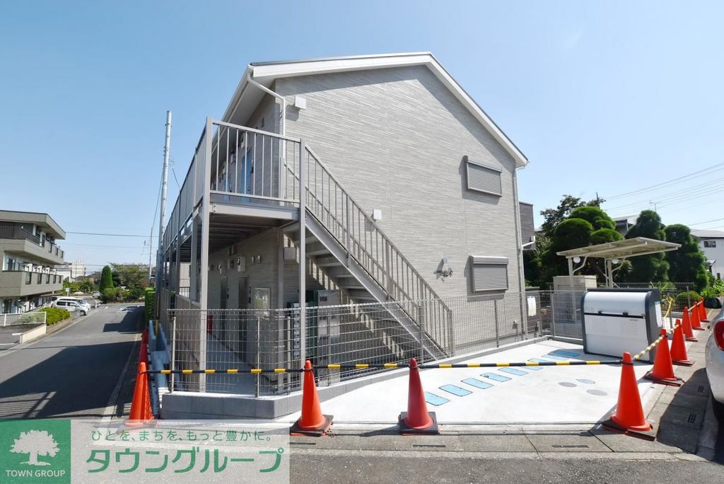 建物外観　駐車場