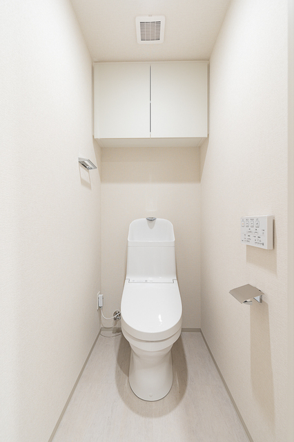 トイレ　※写真は同タイプ住戸です。