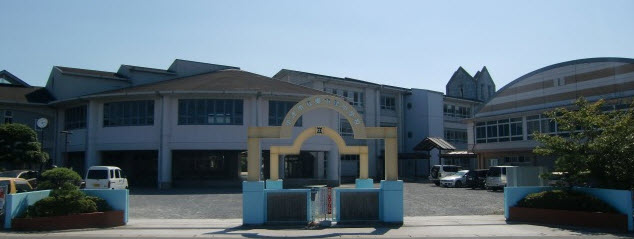 中学校　中津市立東中津中学校（中学校）まで1631m