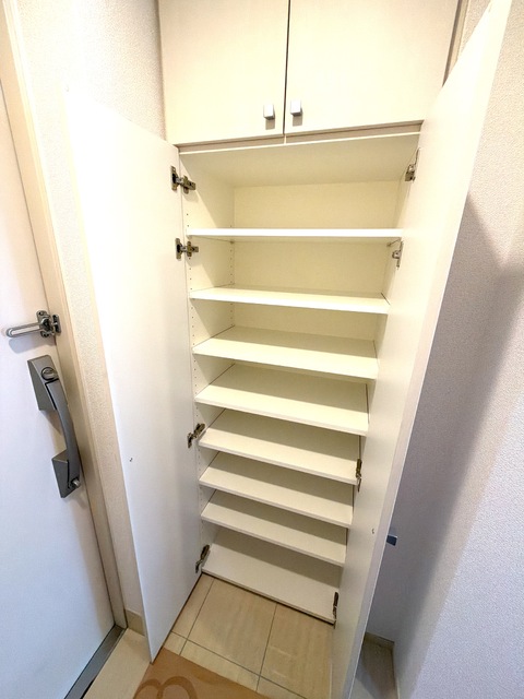 洗面設備　★浴室内のミラー付き洗面台★