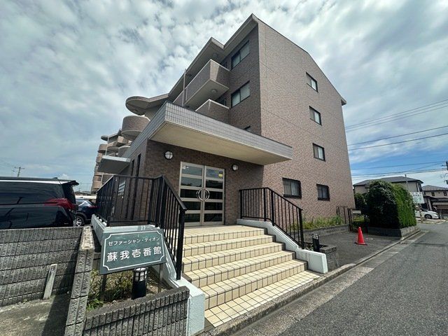 建物外観　オートロック完備のマンション
