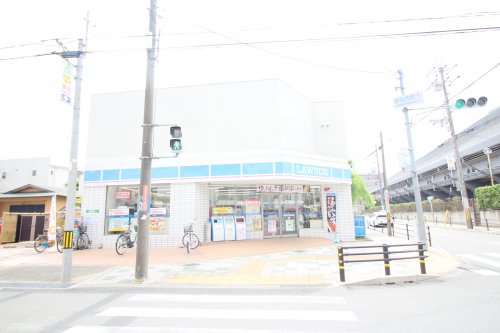 コンビニ　ローソン 豊中服部西町三丁目店（コンビニ）まで386m