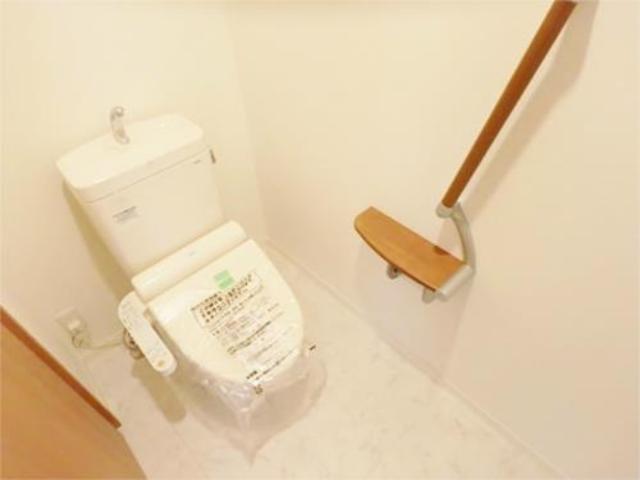 トイレ　嬉しいシャワートイレもございます