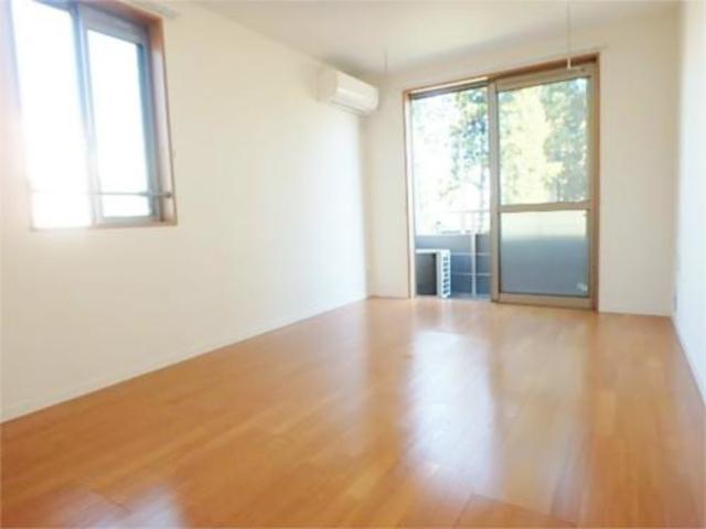 居室・リビング　２面採光の角部屋・明るいお部屋です