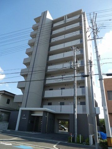 建物外観　10階建てマンションです。