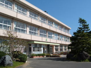 小学校　上内田小（小学校）まで3847m