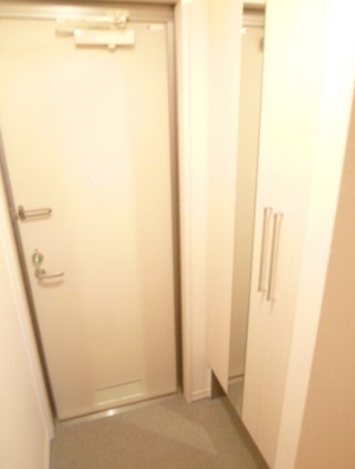 玄関　※写真は反転タイプ