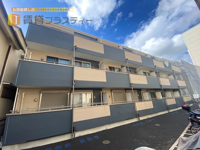 建物外観　ツートンカラーで爽やさが欲しい方はこちら。