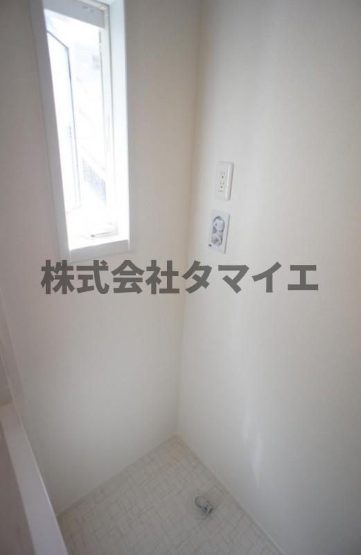 バルコニー　ゆったりとスペースのある洗面所