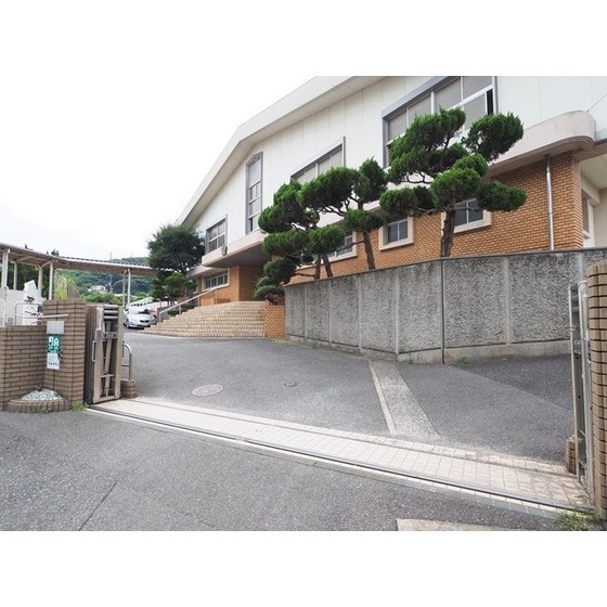小学校　下関市立生野小学校（小学校）まで357m