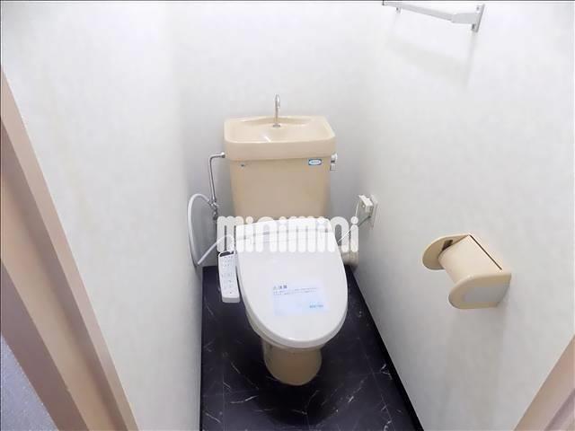 トイレ　温水洗浄便座付き