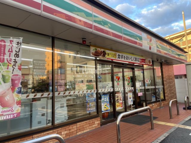 コンビニ　セブンイレブン 東大阪小阪本町2丁目店（コンビニ）まで416m