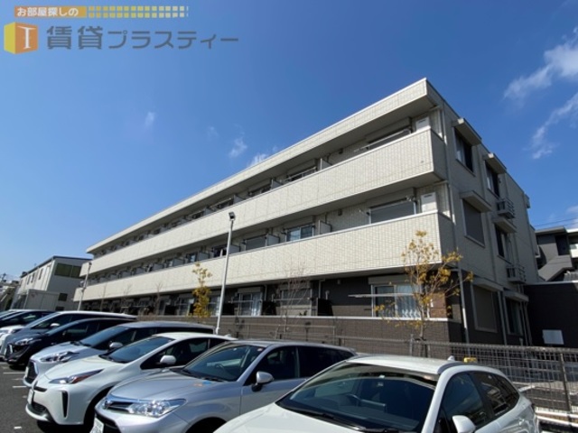 建物外観　閑静な住宅街に立地。のんびり暮らせますね