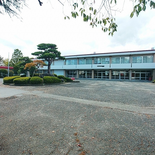 小学校　安曇野市立穂高南小学校（小学校）まで1567m