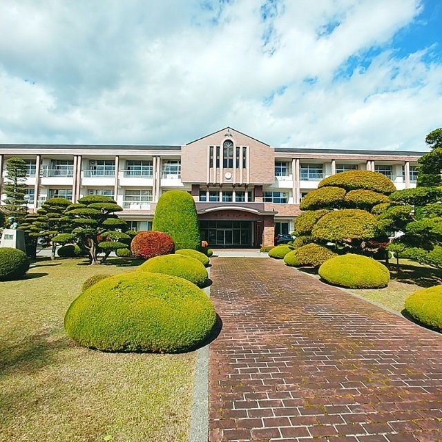 中学校　安曇野市立穂高東中学校（中学校）まで2508m