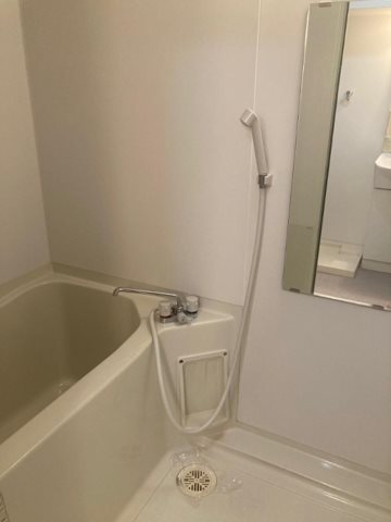 バス・シャワールーム　別部屋参考写真。