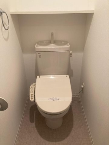 トイレ　別部屋参考写真。