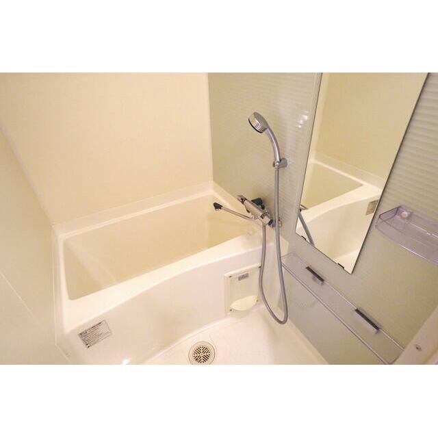 バス・シャワールーム　※写真は同タイプ住戸です。