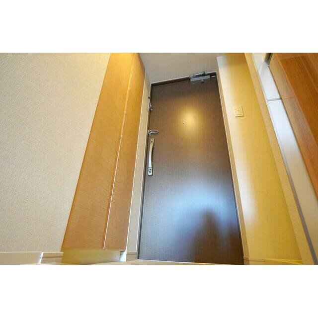 玄関　※写真は同タイプ住戸です。
