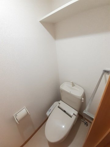 トイレ　落ち着いたトイレです