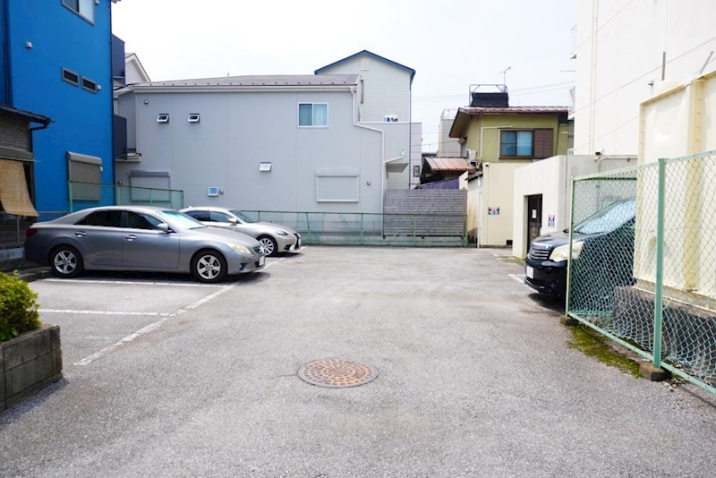 駐車場　敷地内駐車場（空き要確認）