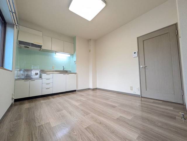 居室・リビング　別部屋参考写真です