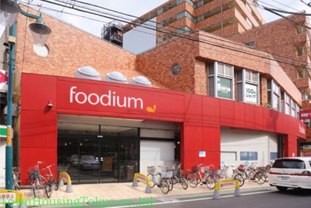 スーパー　foodium（スーパー）まで300m