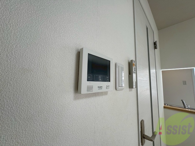 セキュリティ　ＴＶモニター付インターホンです。来客者の顔が見えるので安心！